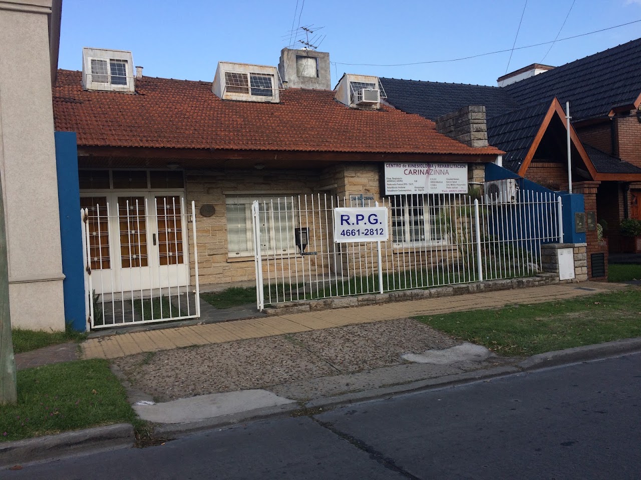 Consultorio privado y camilla especializada de Reeducación Postural Global RPG en CEF Castelar